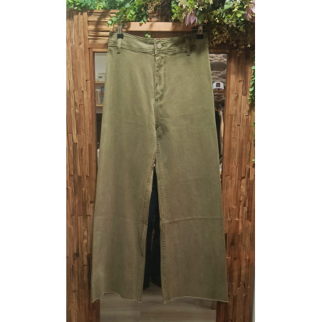 PANTALÓN VERDE EFECTO DESGASTADO